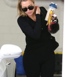 Khloe Kardashian con raíces y puntas secas