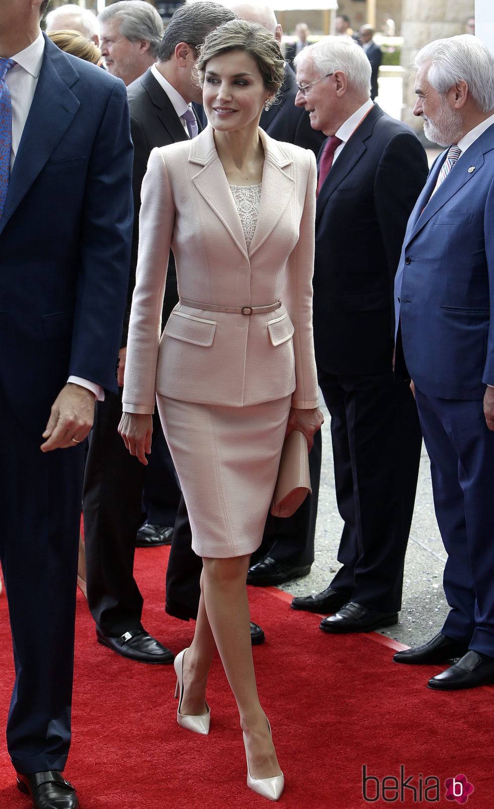 La Reina Letizia en Puerto Rico con un make up natural con un ligero smokey eyes
