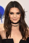 Kendall Jenner con un look muy roquero en la presentación de Estee Lauder