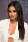 Shay Mitchell en el ABC Freeform Upfront de 2016