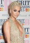 Rita Ora en los BRIT Awards 2015 