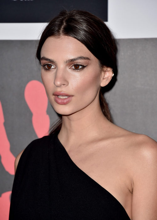 Emily Ratajkowski en 2015 Rihanna and The Clara Lionel Foundation Host 2nd Annual