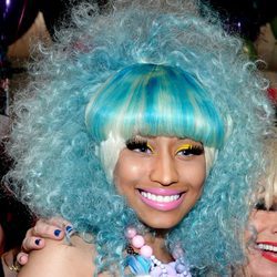Nicki Minaj en Betsey Johnson ,Backstage ,coleccion primavera 2012