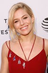Sienna Miller en la premiere de High Rise en Tribeca Film Festival 