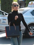 Jennifer Lopez paseando por Calabasas 