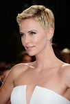 Charlize Theron con un corte 'garçonne' 