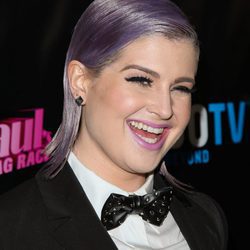Kelly Osbourne corte bob 'laminado' con fijador 