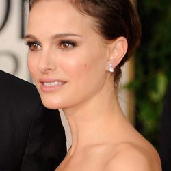 Natalie Portman con un recogido con trenza ladeada