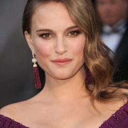 Natalie Portman con un peinado Old Hollywood