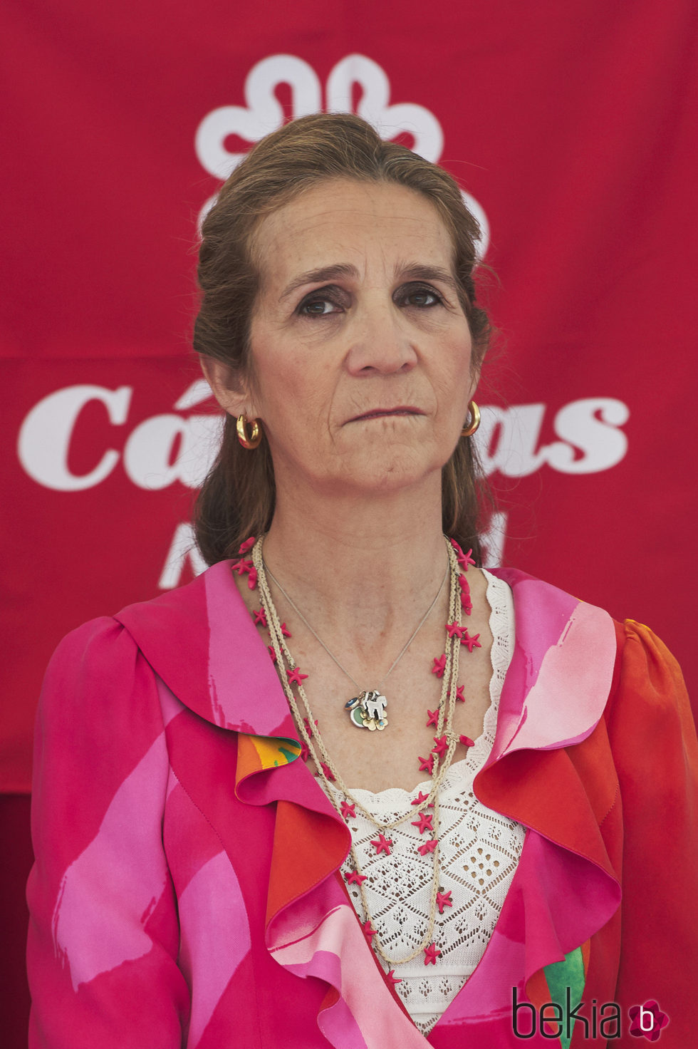 La infanta Elena con un make up oscuro