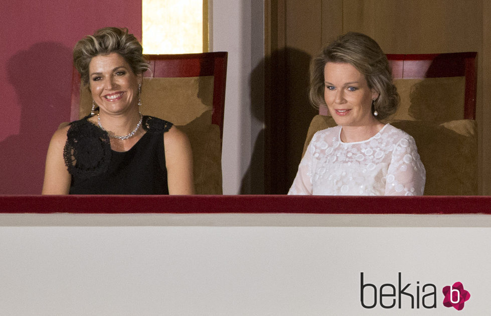 Las Reinas Máxima de Holanda y Matilde de Bélgica en un concurso de piano en Bruselas