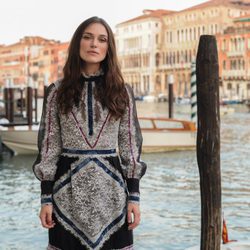 Keira Knightley con un make up muy natural en una cena de My Theresa en Venecia
