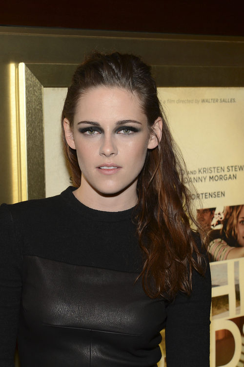 Kristen Stewart con semirecogido y pelo suelto