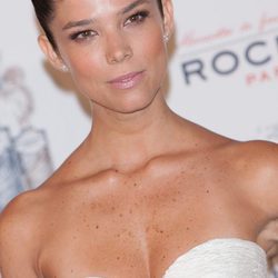 Juana Acosta con moño alto