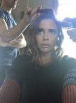 Victoria Beckham en la peluquería cortándose la melena para tener un long bob