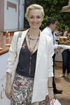 Laura Pamplona con ojeras y raíces en un evento de belleza en Madrid