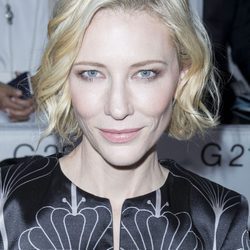 Cate Blanchett con un beauty look con iluminador
