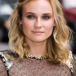Diane Kruger con el pelo ondulado por los hombros