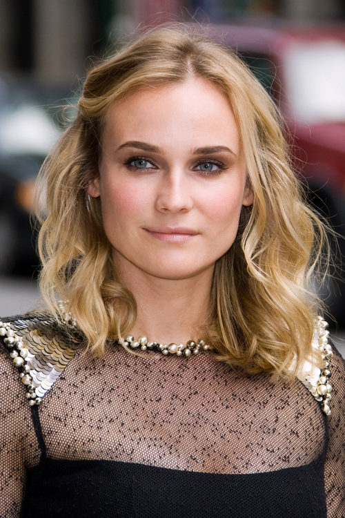 Diane Kruger con el pelo ondulado por los hombros