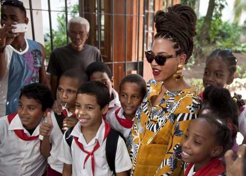 Beyoncé con un recogido hecho con trenzas