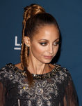 Nicole Richie en la gala 'LACMA Art and Film' con una trenza de espiga