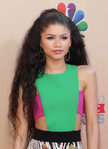 Zendaya en los premios iHeartRadio Music Awards 2015