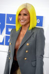 Cassie en los VMAs con el pelo amarillo