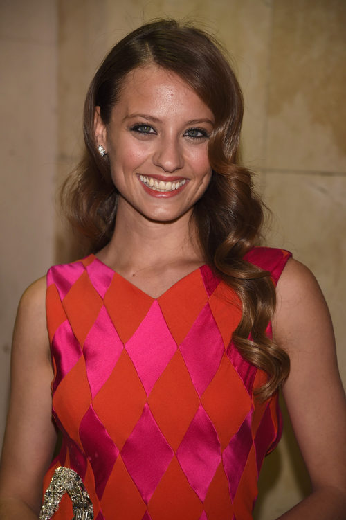 Michelle Jenner con bucles elásticos