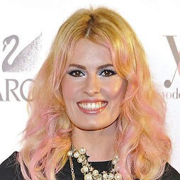 El cabello multicolor de Adriana Abenia