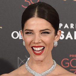 Juana Acosta deslumbra con su sonrisa pasional