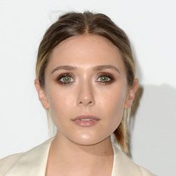 Elizabeth Olsen emana belleza con su nude