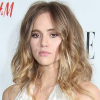 Suki Waterhouse y sus ondas desperfectas