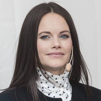 Sofía de Suecia con pelo liso y maquillaje muy natural
