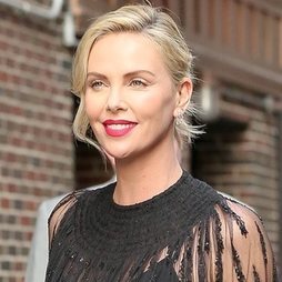 Charlize Theron reaparece más guapa que nunca