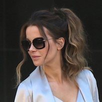 Kate Beckinsale da una vuelta a la coleta tradicional