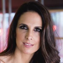 Nuria Fergó y su mirada oscura