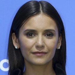 Nina Dobrev apuesta por la naturalidad