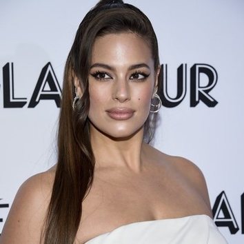 El semi recogido de Ashley Graham