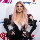 La apuesta al rosa de Meghan Trainor