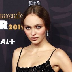 La mirada más intensa y seductora de Lilly Rose Deep