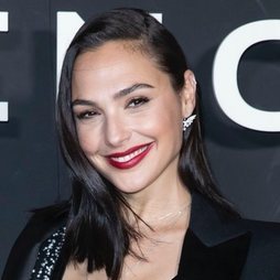 Gal Gadot aparece resplandeciente en París