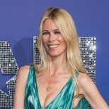 Claudia Schiffer tiene el makeup perfecto para no quitarle protagonismo a tu look