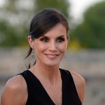 La coleta y el flequillo lateral, la apuesta segura de la Reina Letizia