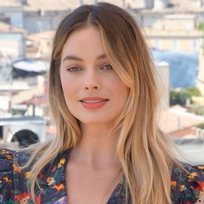 Margot Robbie y el maquillaje natural que conquista el Tíber