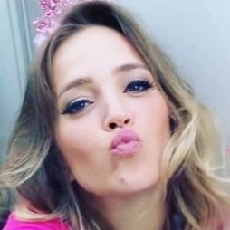 Luisana Lopilatano, todo al rosa